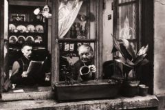 De conciërges in de Rue de Dragon, 1946